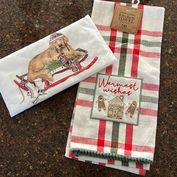 2 holiday kitchen towels - Picture 1 of 4